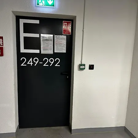 Lotnisko Chopina Airport 4 * Varsó