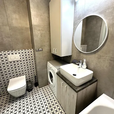 Lotnisko Chopina Airport 4 *