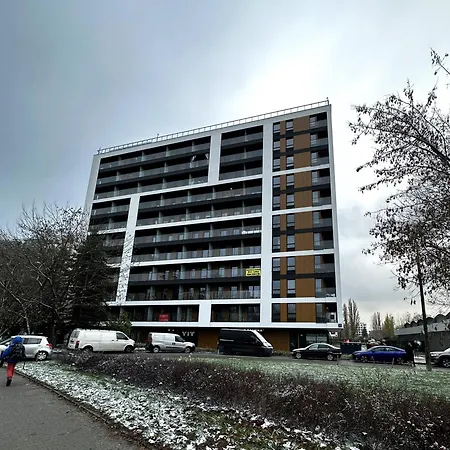 Apartament Lotnisko Chopina Airport 4 *