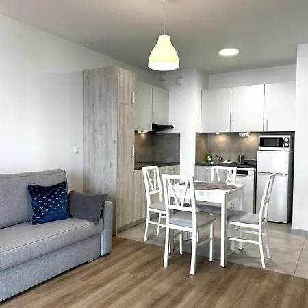 Apartament Lotnisko Chopina Airport 4